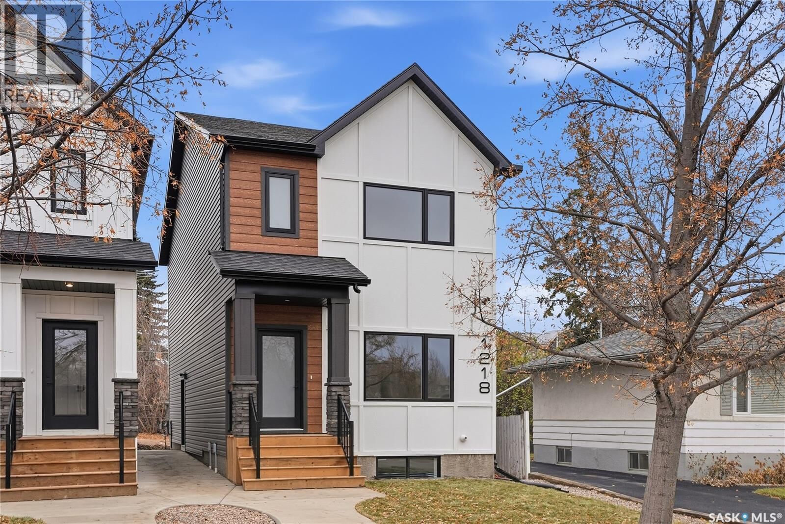 Property Photo:  1218 11th Street E  SK S7H 0G3 