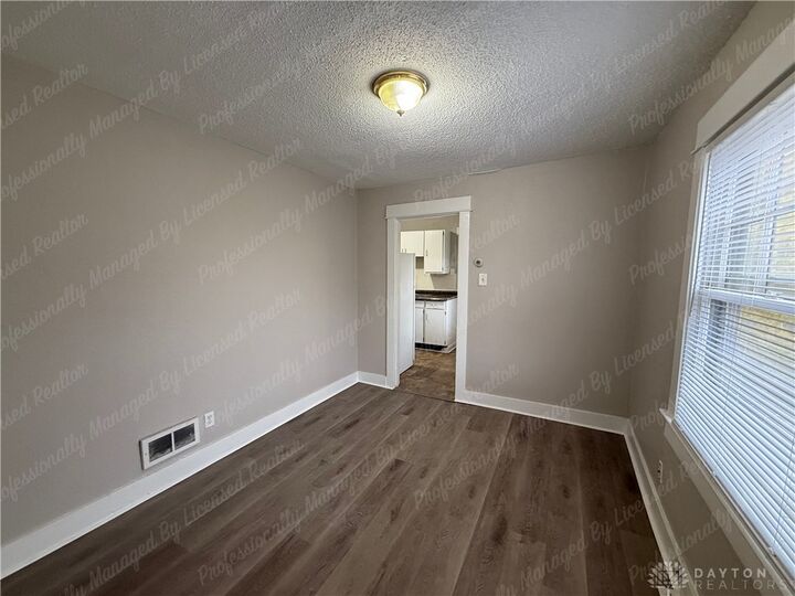 Property Photo: 1133 Linda Vista Avenue 1127 OH 45405