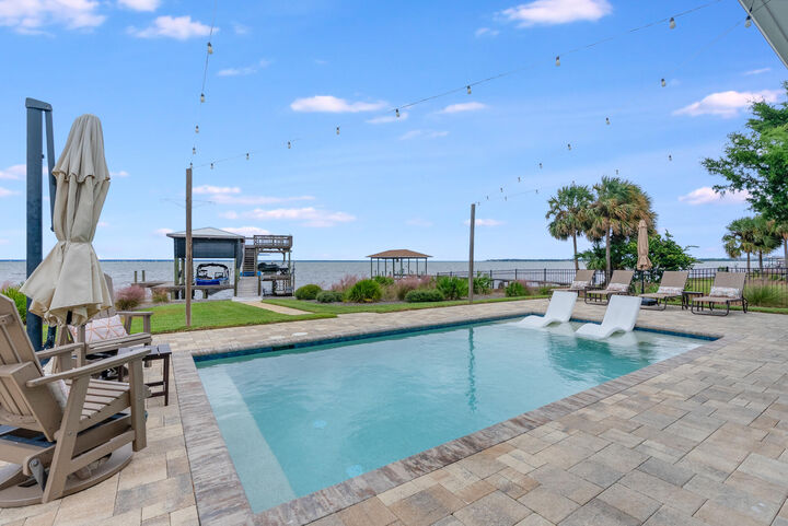 Property Photo:  5 Bayshore Drive  FL 32550 