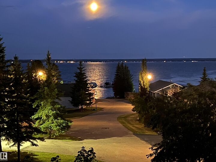 Property Photo:  55101 Ste. Anne Trail 525  AB T0E 1A1 