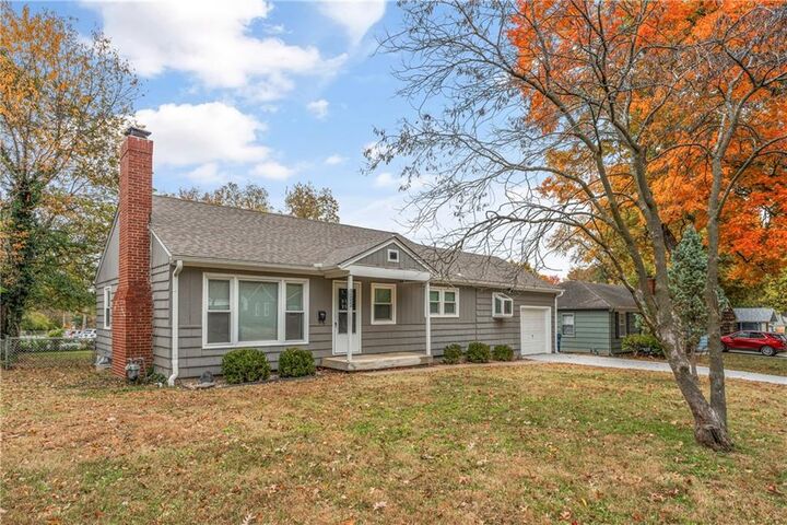 5212 W 76th Street  Prairie Village KS 66208 photo