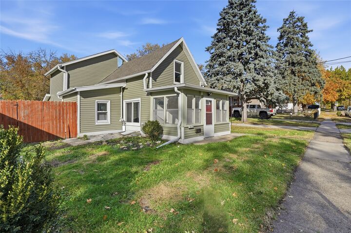 Property Photo:  3832 13th Street  IA 50313 