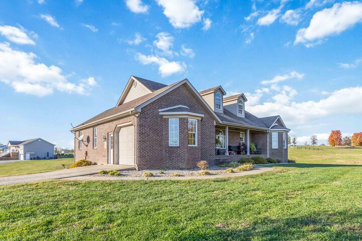 Property Photo: 100 N Braxton Drive KY 40468