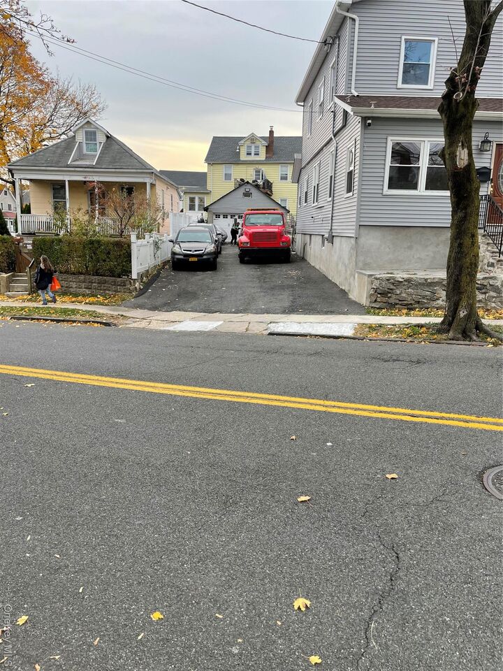 Property Photo:  953 Mile Square Road  NY 10704 