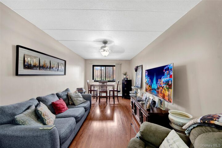 Property Photo:  721 Thieriot Avenue  NY 10473 