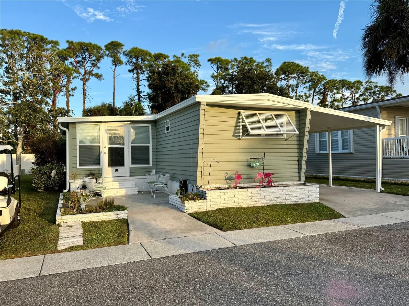 Property Photo: 6091 Peony Road FL 34293