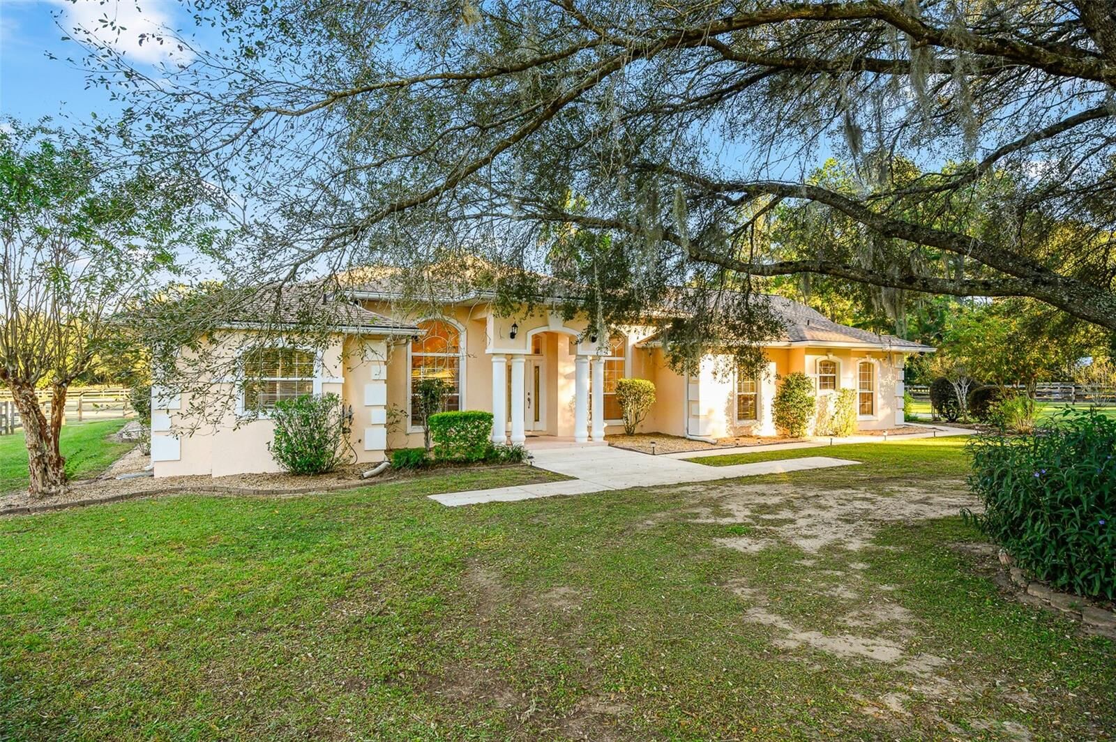 Property Photo:  12119 NW 122nd Terrace  FL 32615 