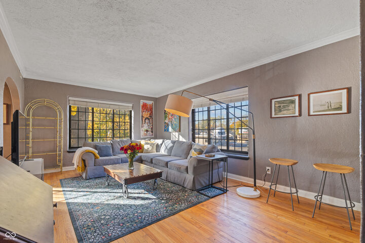 Property Photo: 5347 N College Avenue 202 IN 46220