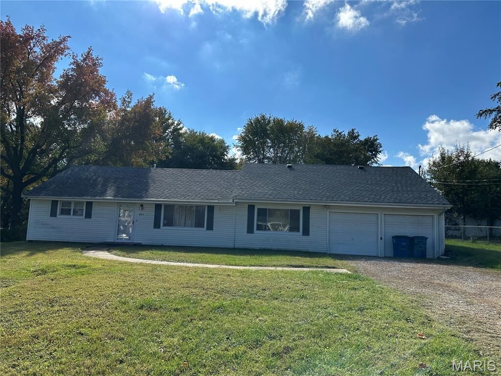 Property Photo: 904 Victory Drive MO 63125