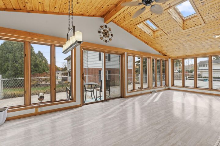 Property Photo: 2808 N Park Dr WI 53222