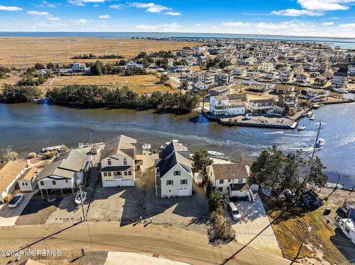 Property Photo:  56 Flax Isle Drive  NJ 08087 