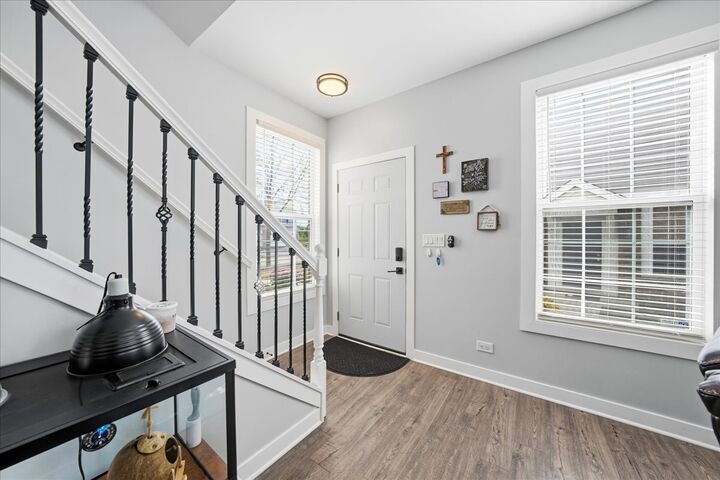 Property Photo:  571 Springbrook Trail N  IL 60543 