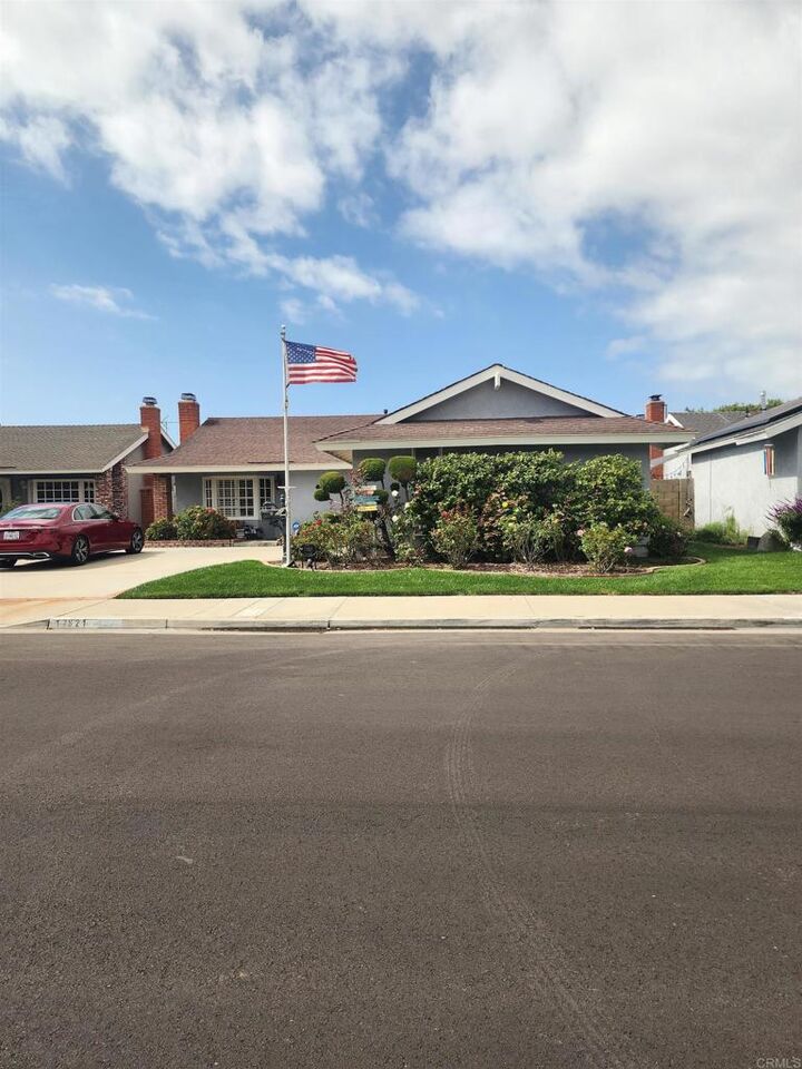 17821 Quintana Lane  Huntington Beach CA 92647 photo