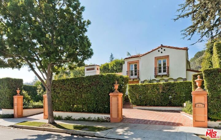 Property Photo: 1017 Chevy Chase Drive CA 90210