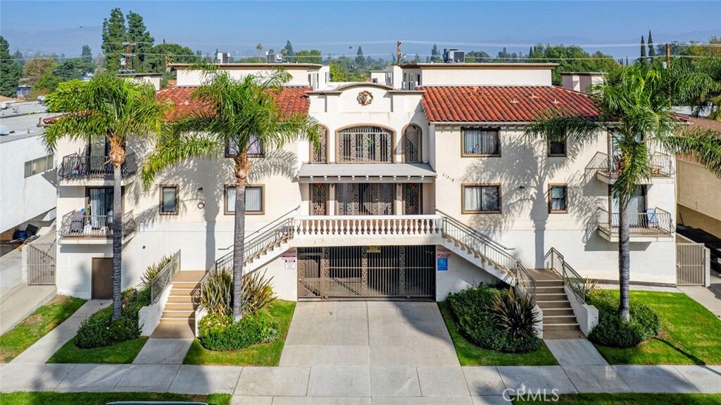 Property Photo: 17115 Chatsworth CA 91344