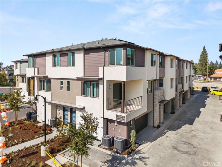 Property Photo: 1664 Via De La Luna CA 92870