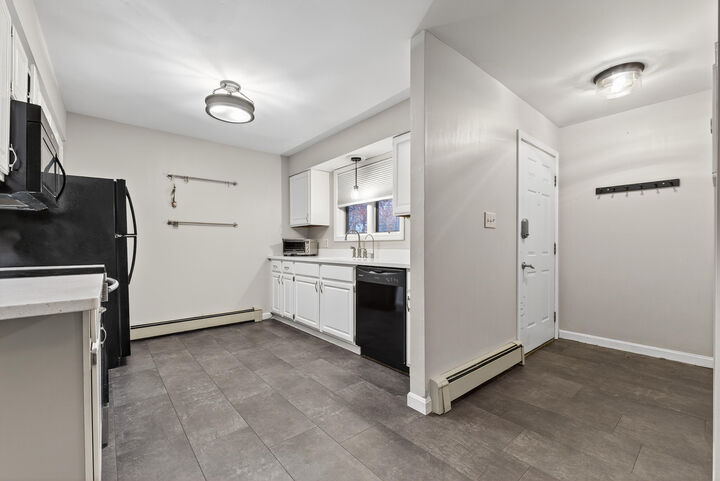 Property Photo: 152 McKeen Street D17 ME 04011