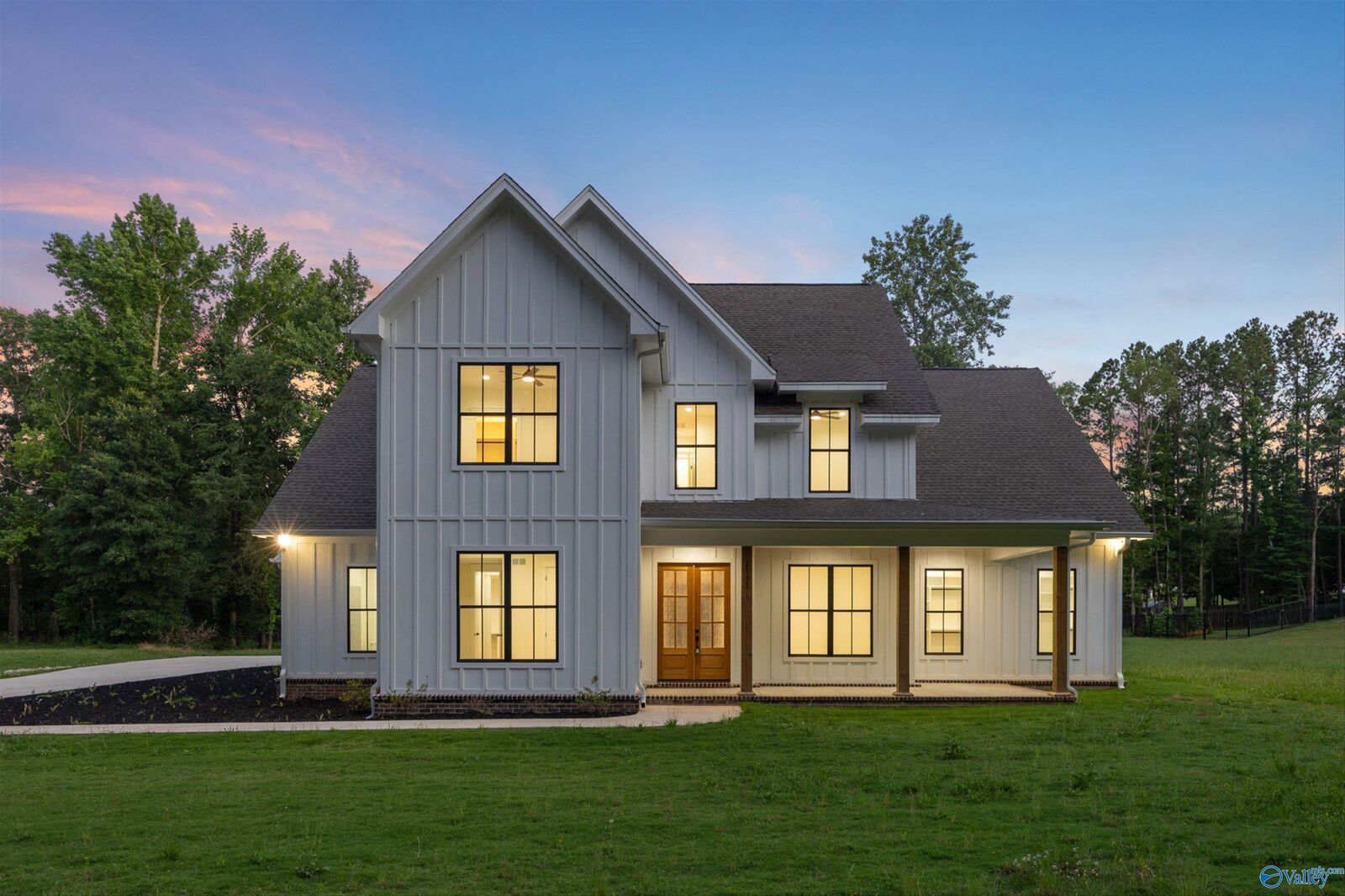 Property Photo:  2737 B Jeff Road  AL 35749 