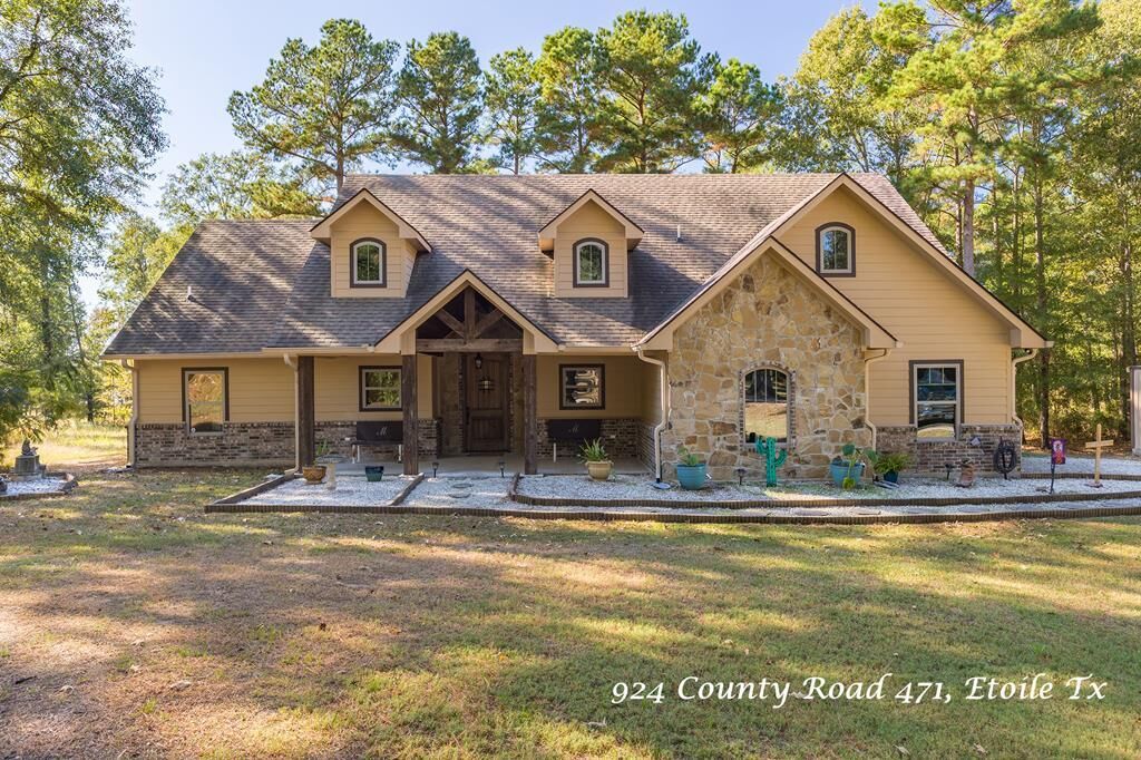 Property Photo:  924 Cr 471  TX 75944 