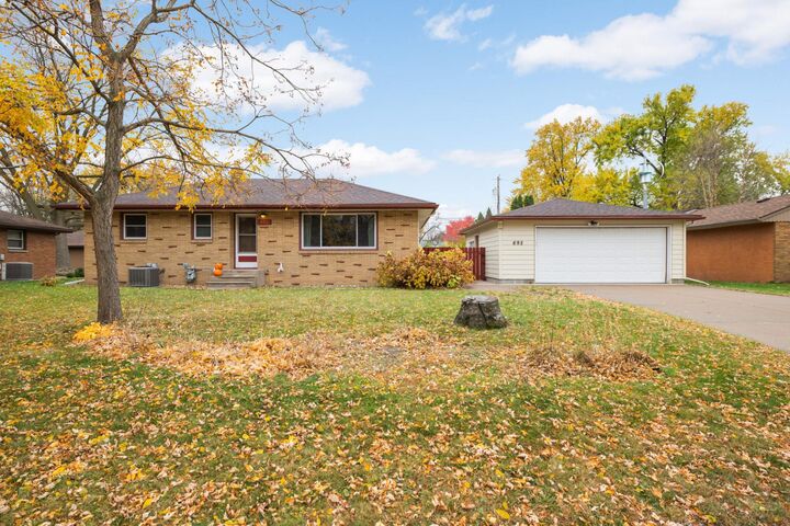 692 Grandview Avenue W  Roseville MN 55113 photo