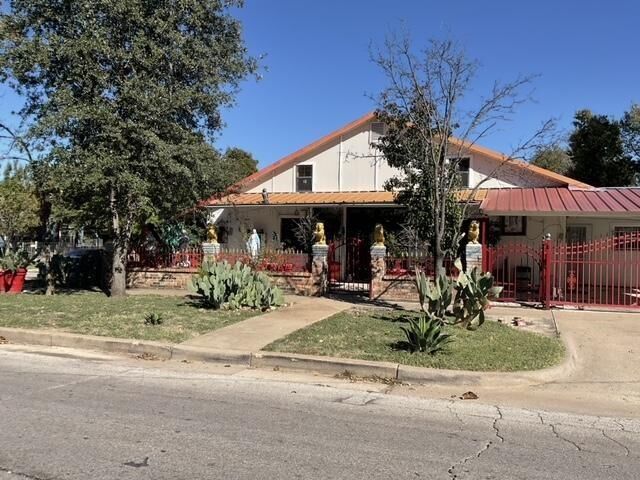Property Photo: 1522 Lee Avenue TX 76164