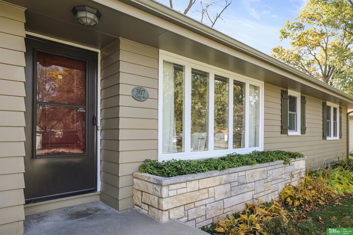 Property Photo:  307 Crest Road  NE 68046 