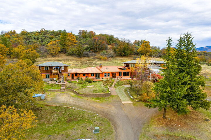 2026 Ashland Mine Road  Ashland OR 97520 photo