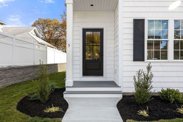 Property Photo:  3-5 Victoria Road 3  MA 02474 