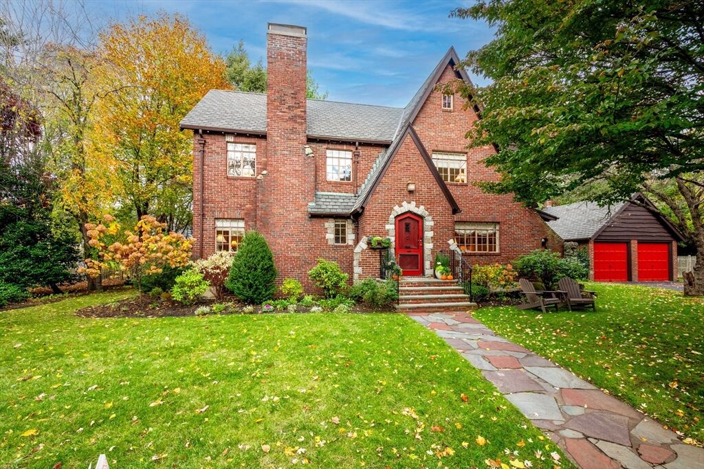 Property Photo: 8 Felsdale Close MA 01890