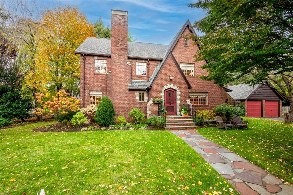 Property Photo: 8 Felsdale Close MA 01890