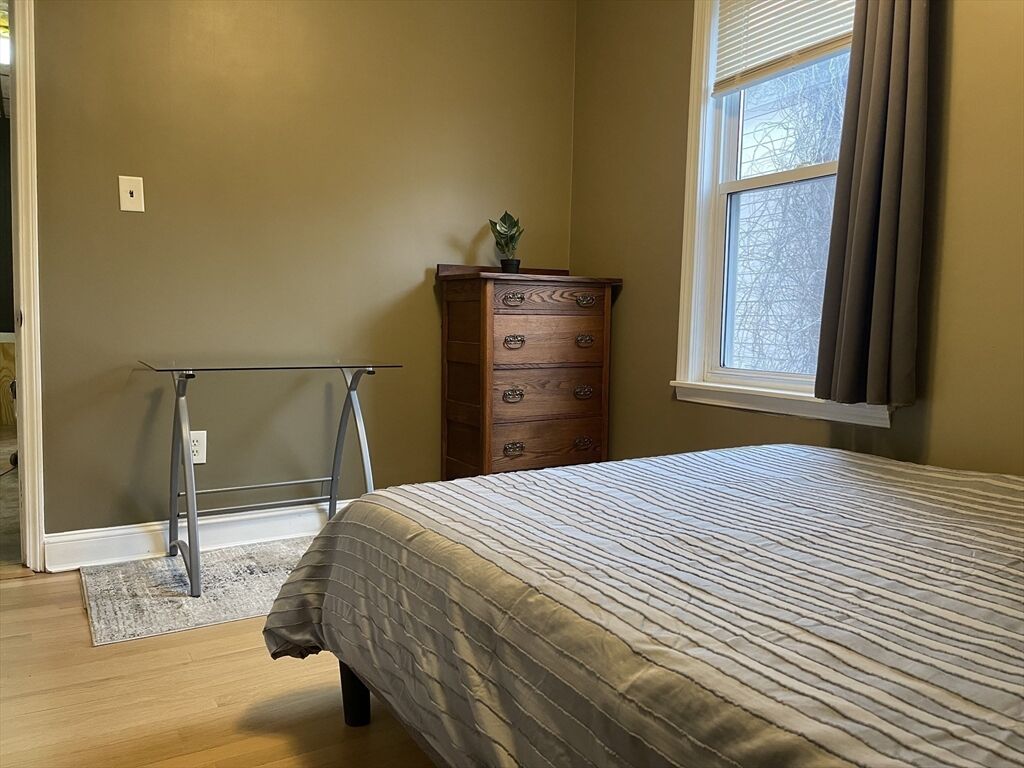 Property Photo: 12 E. Shelby St. Room For Rent Furnished MA 01605