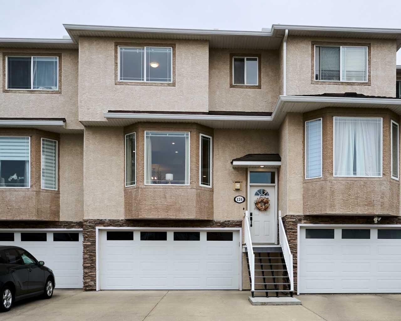 Photo de la propriété: 124 Country Hills Gardens NW AB T3K 5G2