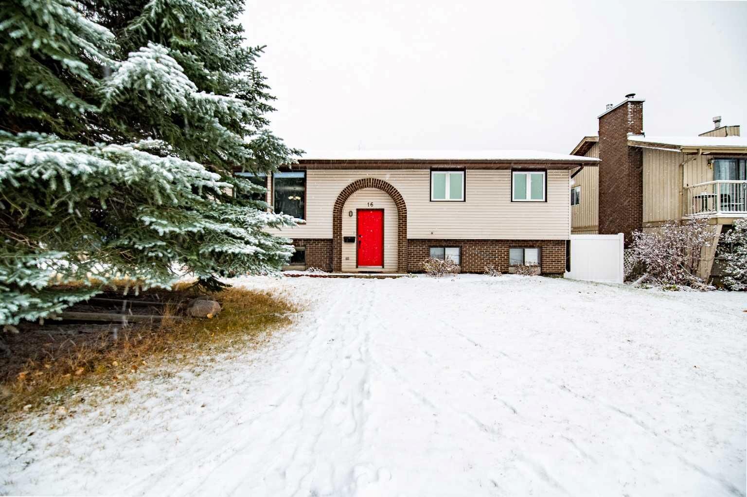 Property Photo:  16 Best Crescent  AB T4R 1H6 