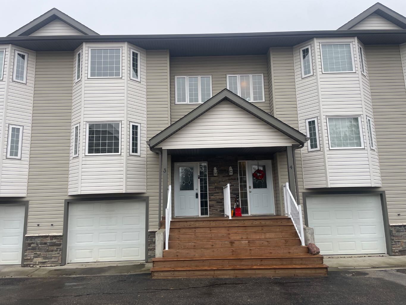 Photo de la propriété: 1616 41 Street 3 AB T7E 0A5