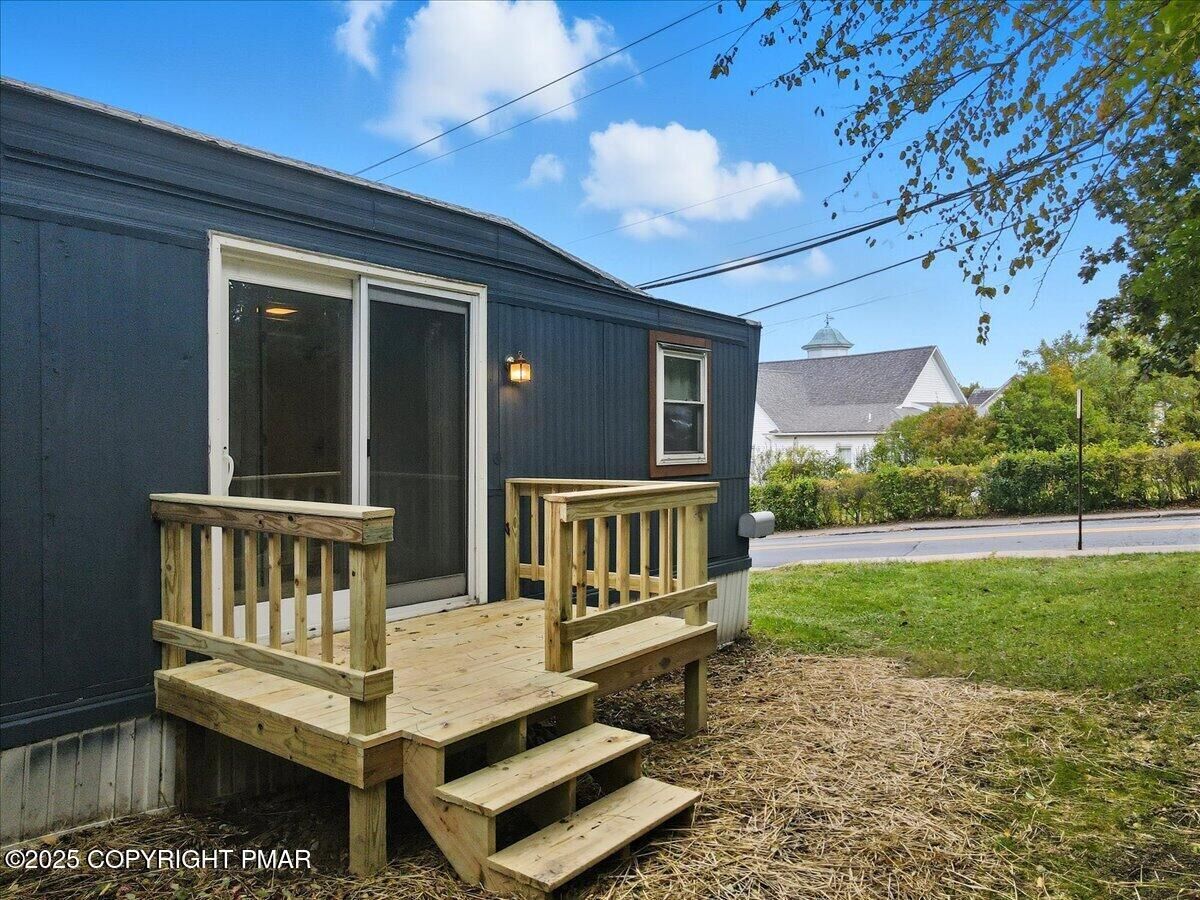 Property Photo: 6 Dante Street PA 18013