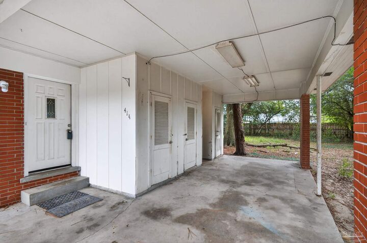 Property Photo: 414 N 72nd Ave FL 32506