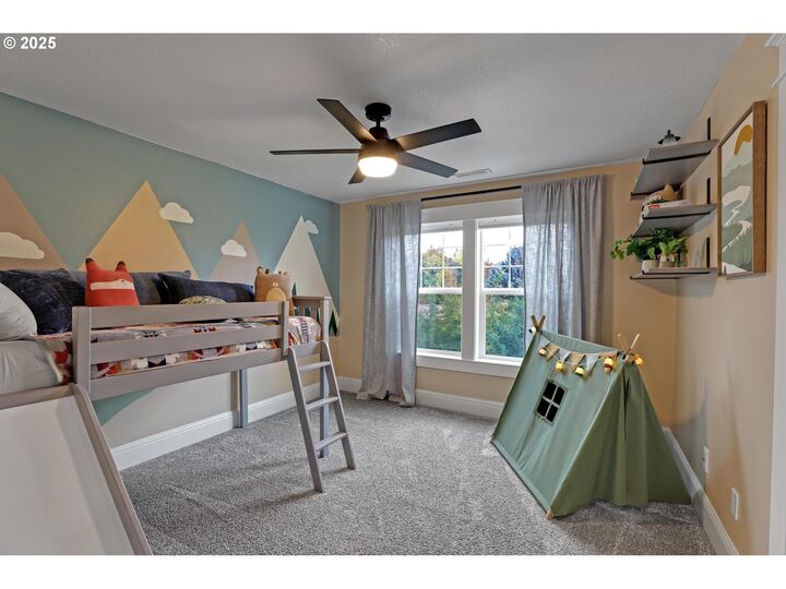 Property Photo: 15885 SE Harold Ave OR 97267