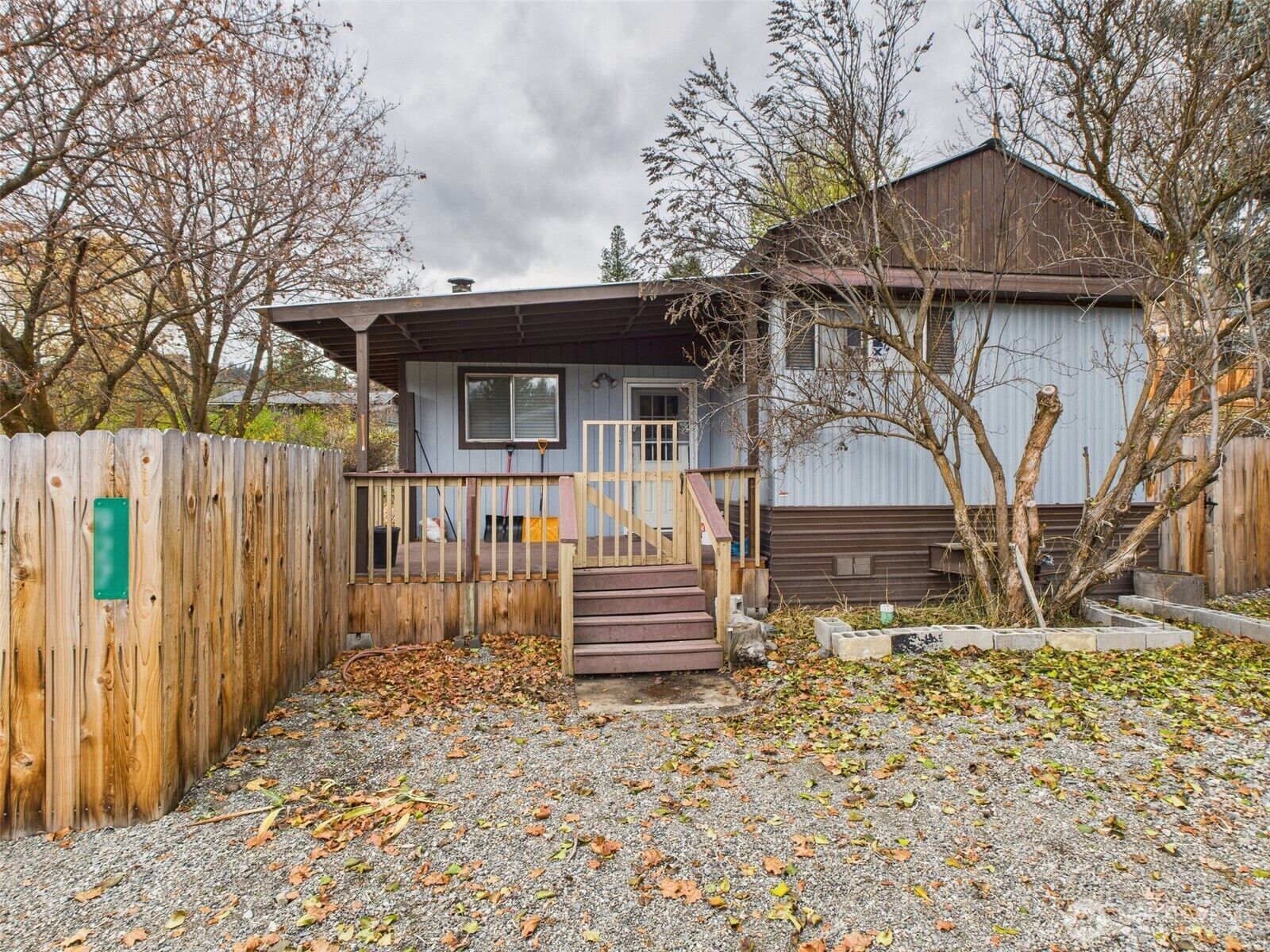 Property Photo: 927 Hesse Boulevard WA 99166