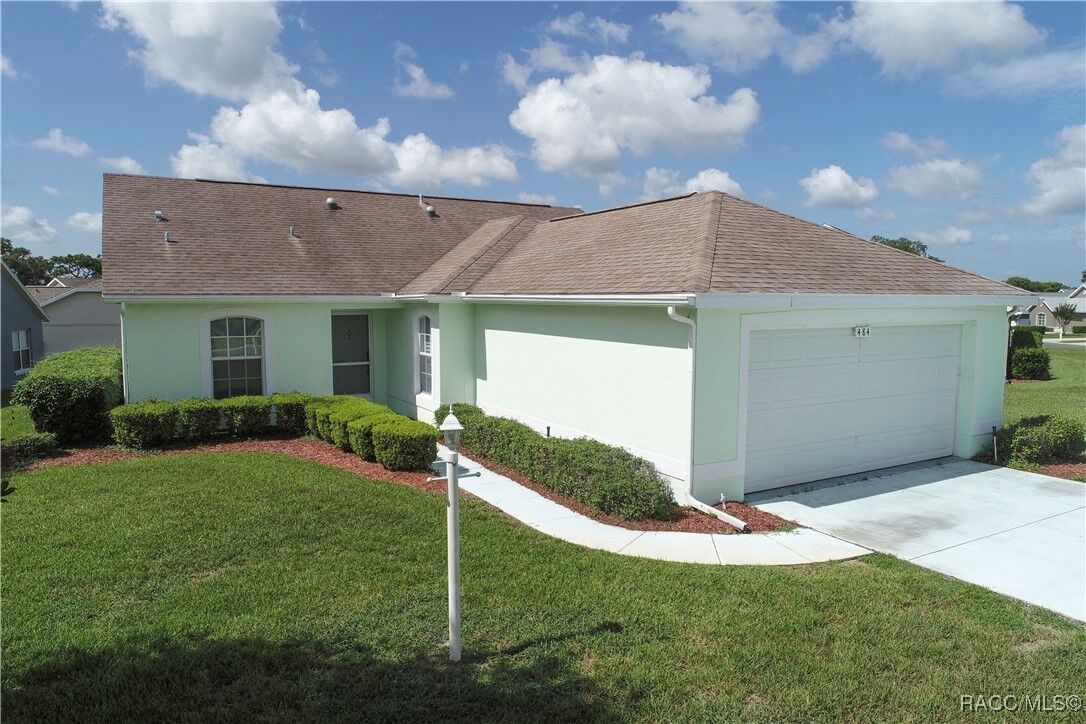 Property Photo:  484 W Hillwood Path  FL 34465 