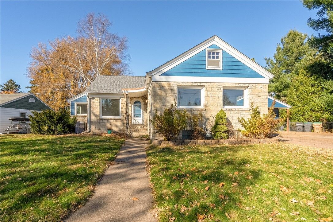 Property Photo:  925 N High Street  WI 54729 