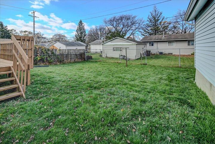 Property Photo:  122 Lynnhaven Road  WI 53714 