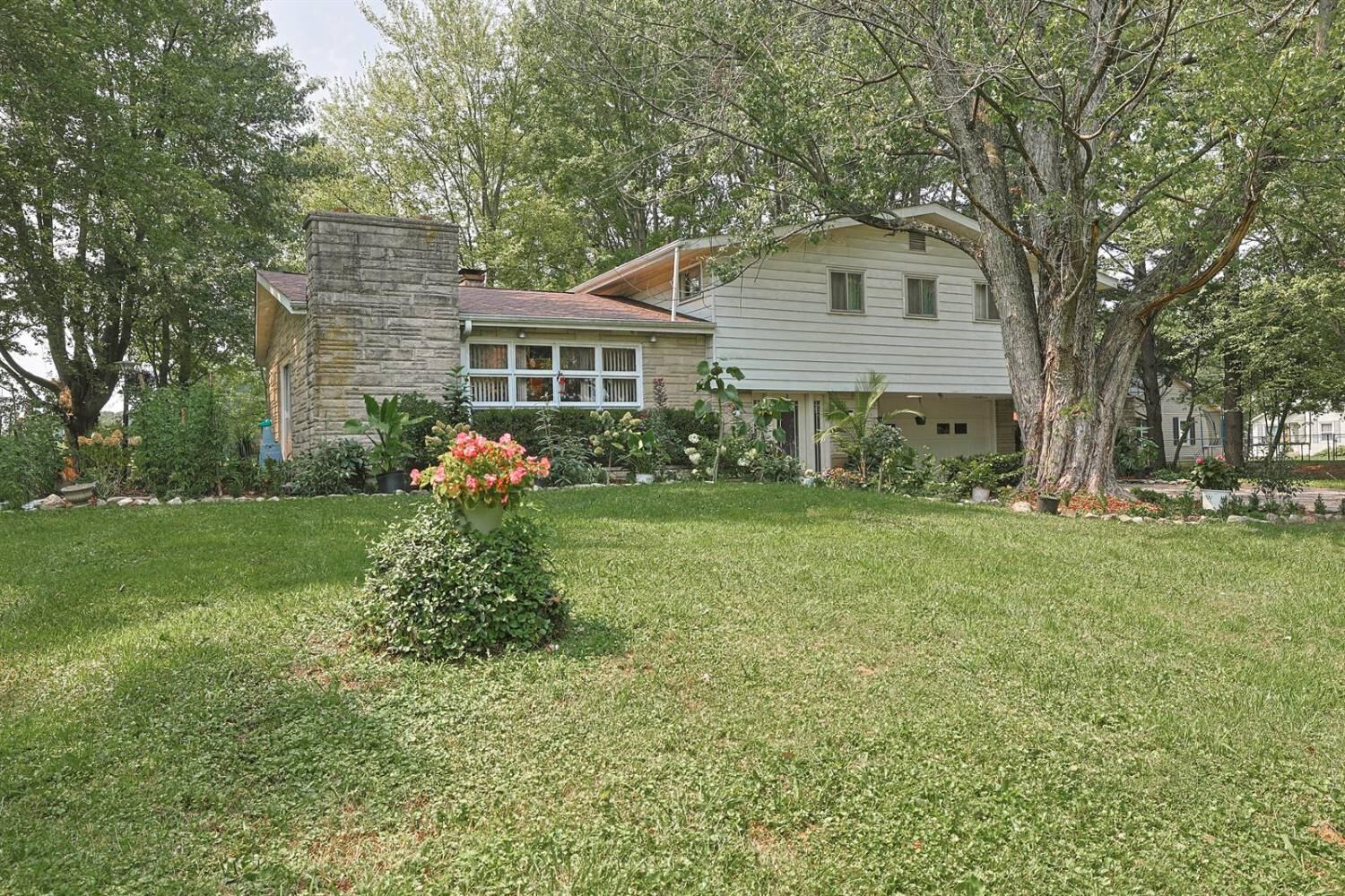 Property Photo:  712 N Main  IN 47031 