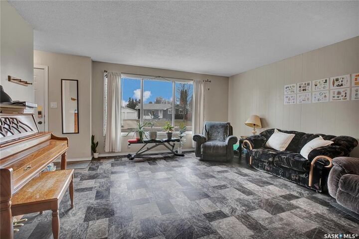 Property Photo: 2046-2048 Easthill SK S7J 3C7