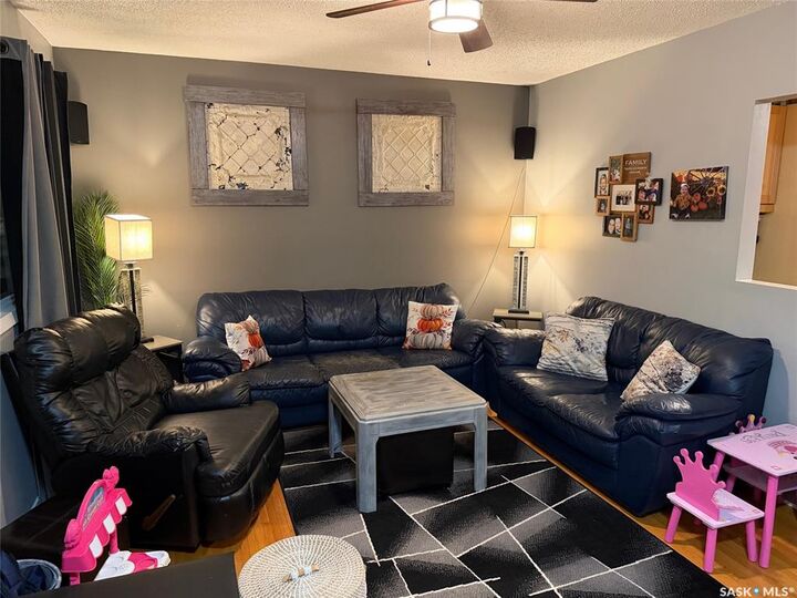 Property Photo: 3 Norman Crescent SK S7J 2K4