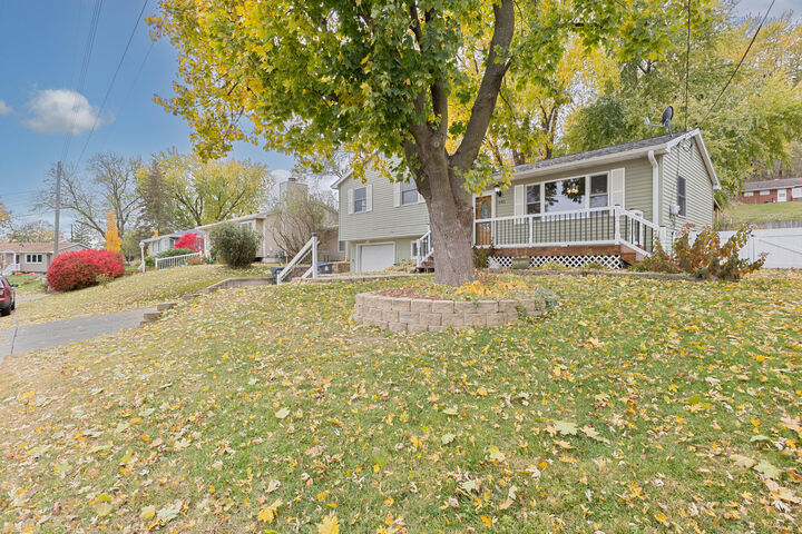 Property Photo: 645 Arnold Avenue IA 51503