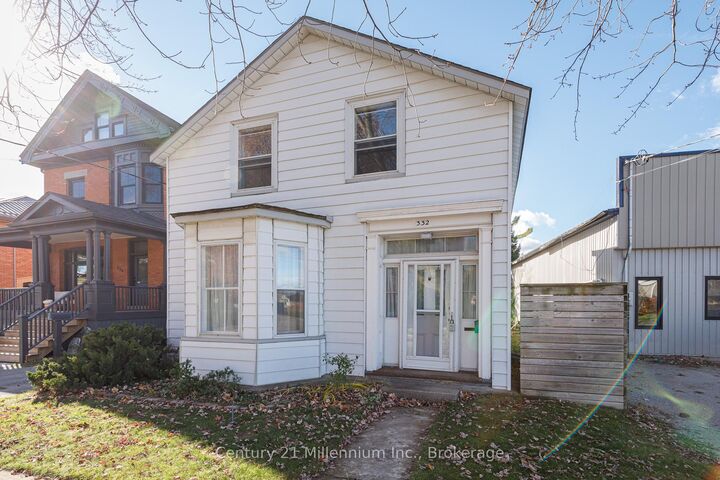 Photo de la propriété: 332 Ste Marie Street ON L9Y 3K8