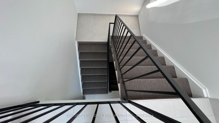 Photo de la propriété:  182 Cameron Avenue 3  ON M6M 1R7 