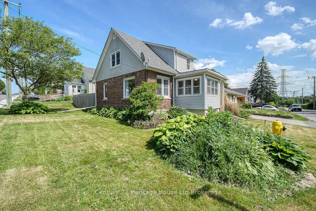 Property Photo:  45 South Street  ON N4S 3L3 