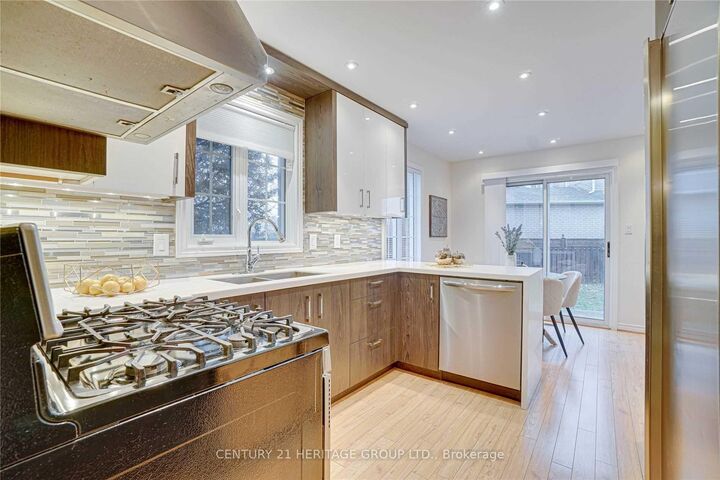 Photo de la propriété:  150 Ashton Drive  ON L6A 2T8 