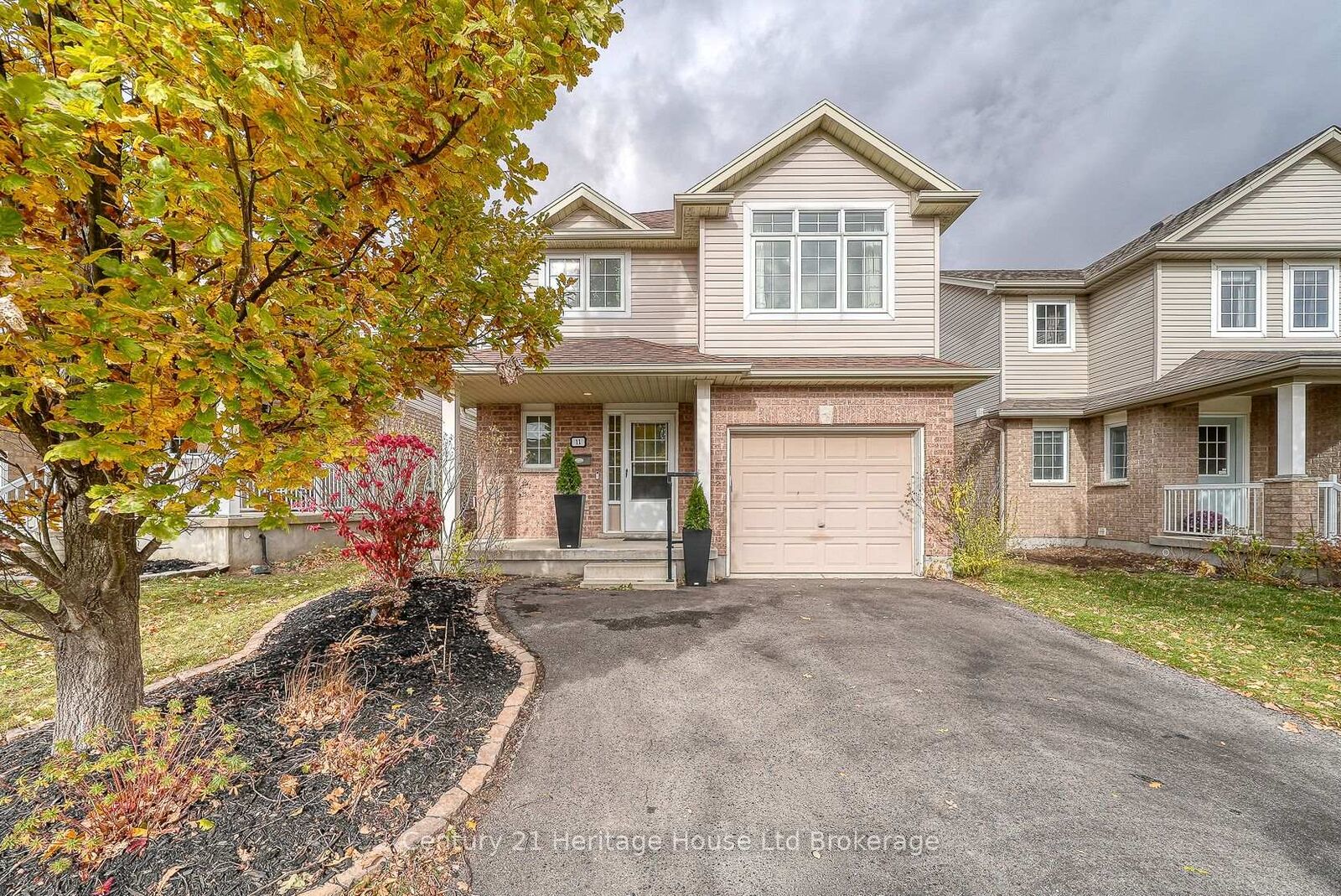 Property Photo:  11 Talon Drive  ON N4V 0A5 